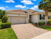 1047 Oak Bluff Dr, Davenport, FL, 33837 - MLS O6409756