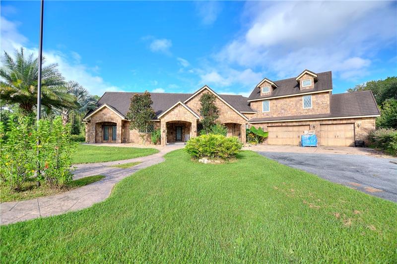 Casa en venta en 484 S Goodman Rd, Kissimmee, FL 34747