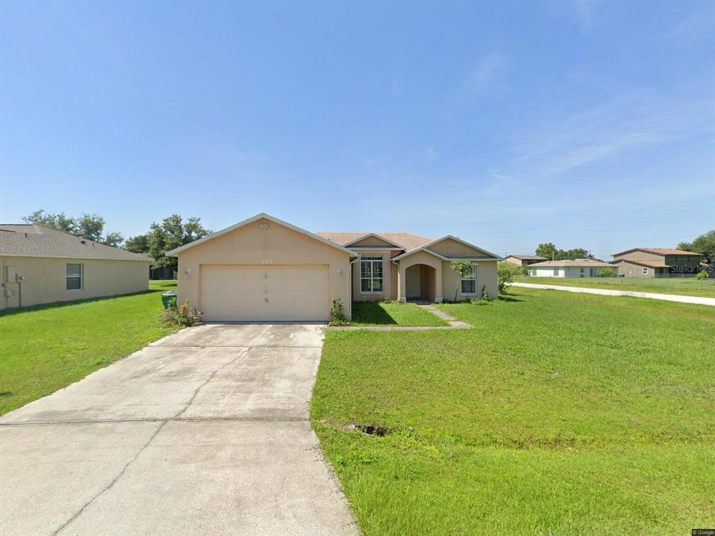Casa en venta en 697 Royalty Ct, Kissimmee, FL 34758, image size:1024x768